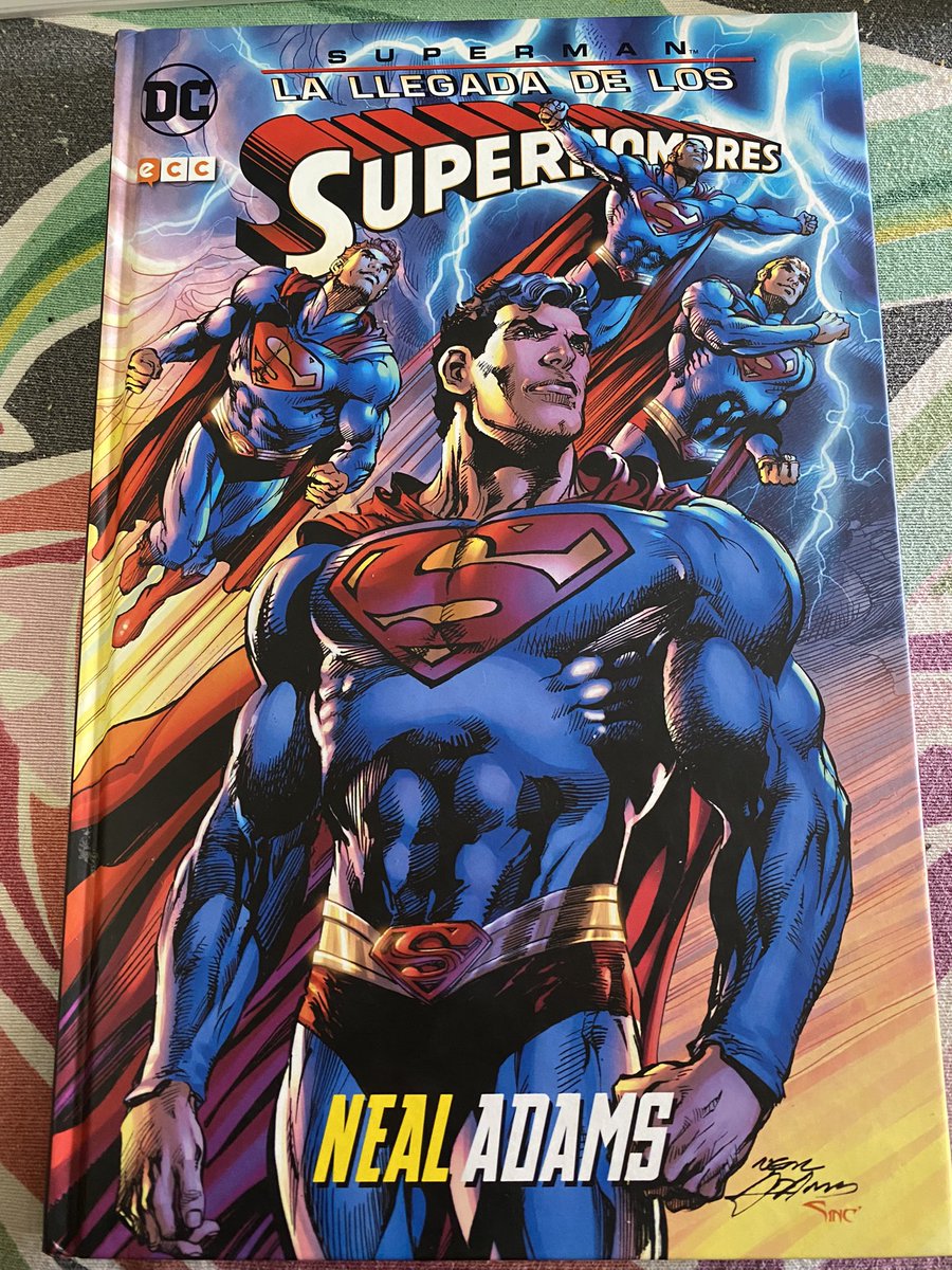 These Spaniard editions are as cool as you can expect. Elegant HC with good (not shiny) paper and they collect great stories.
These are my latest.
So happy.
Yeah, new comics.
#Comics