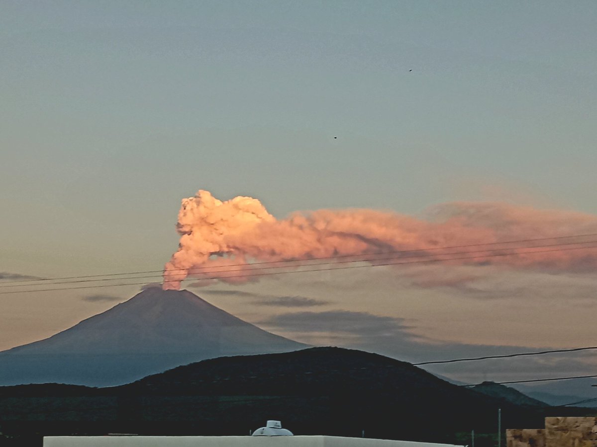 desde mi balcon 🌋🌠🌛 tweet media