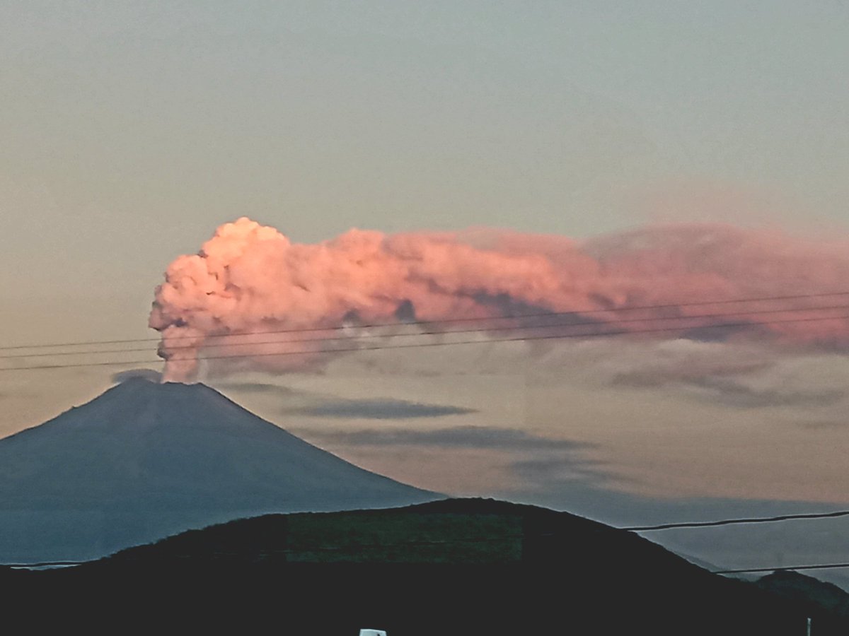 desde mi balcon 🌋🌠🌛 tweet media