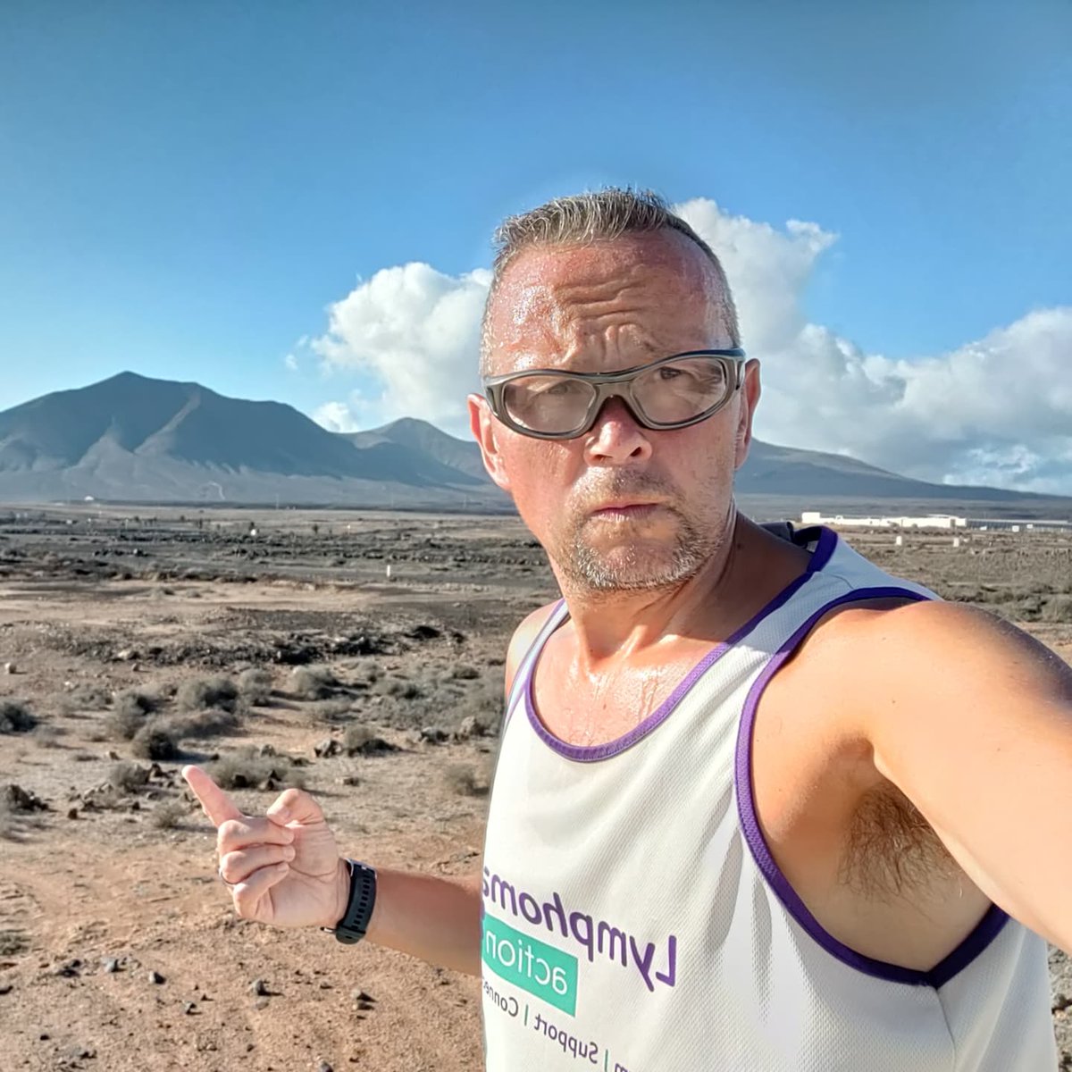 RunTheWorldChallenge tweet media
