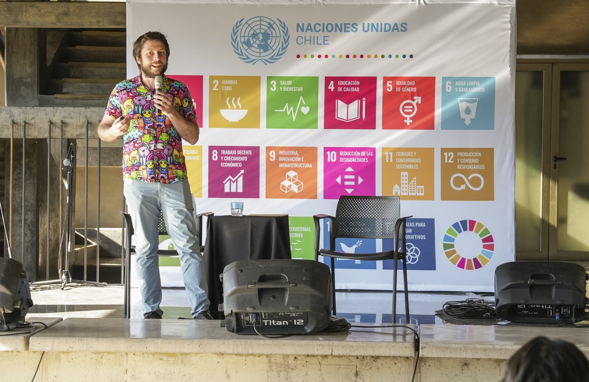 El 24 de octubre conmemoramos los 79 años de #NacionesUnidas con especial foco en los jóvenes y la importancia de darles espacios para construir, en conjunto, un mejor futuro 🌱🕊️

Esto, en el marco del Pacto para el Futuro.

Conoce más sobre el evento en bit.ly/48uSpBh