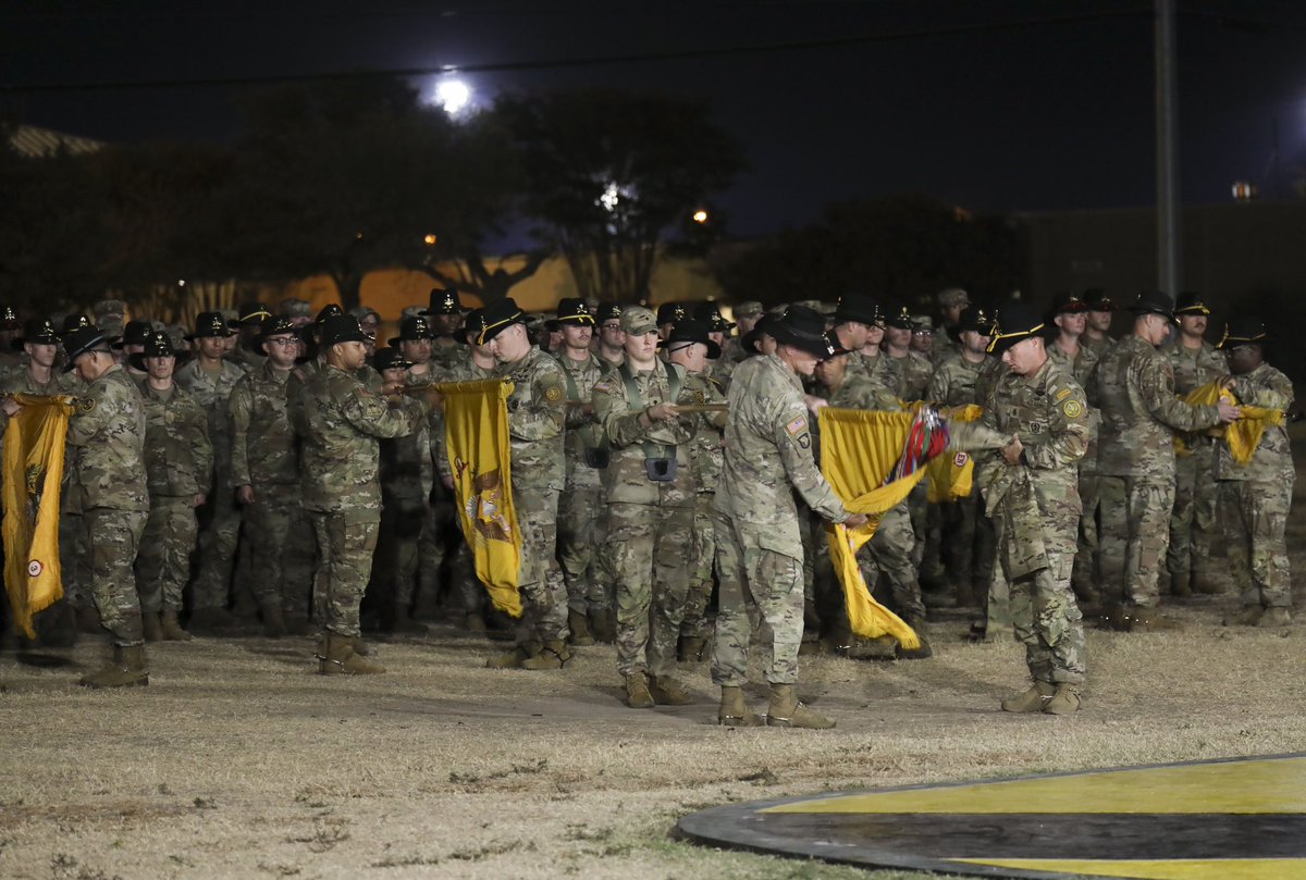 1stCavalryDiv's tweet image. Welcome home to the Troopers of the @3dUSCAV! On Oct. 28, 2024, we celebrated their return with pride, gratitude, and honor. We are so glad to have you back with your families and community.
#BraveRifles | #BeAllYouCanBe | #LiveTheLegend | @iiiarmoredcorps | @USArmy | @FORSCOM