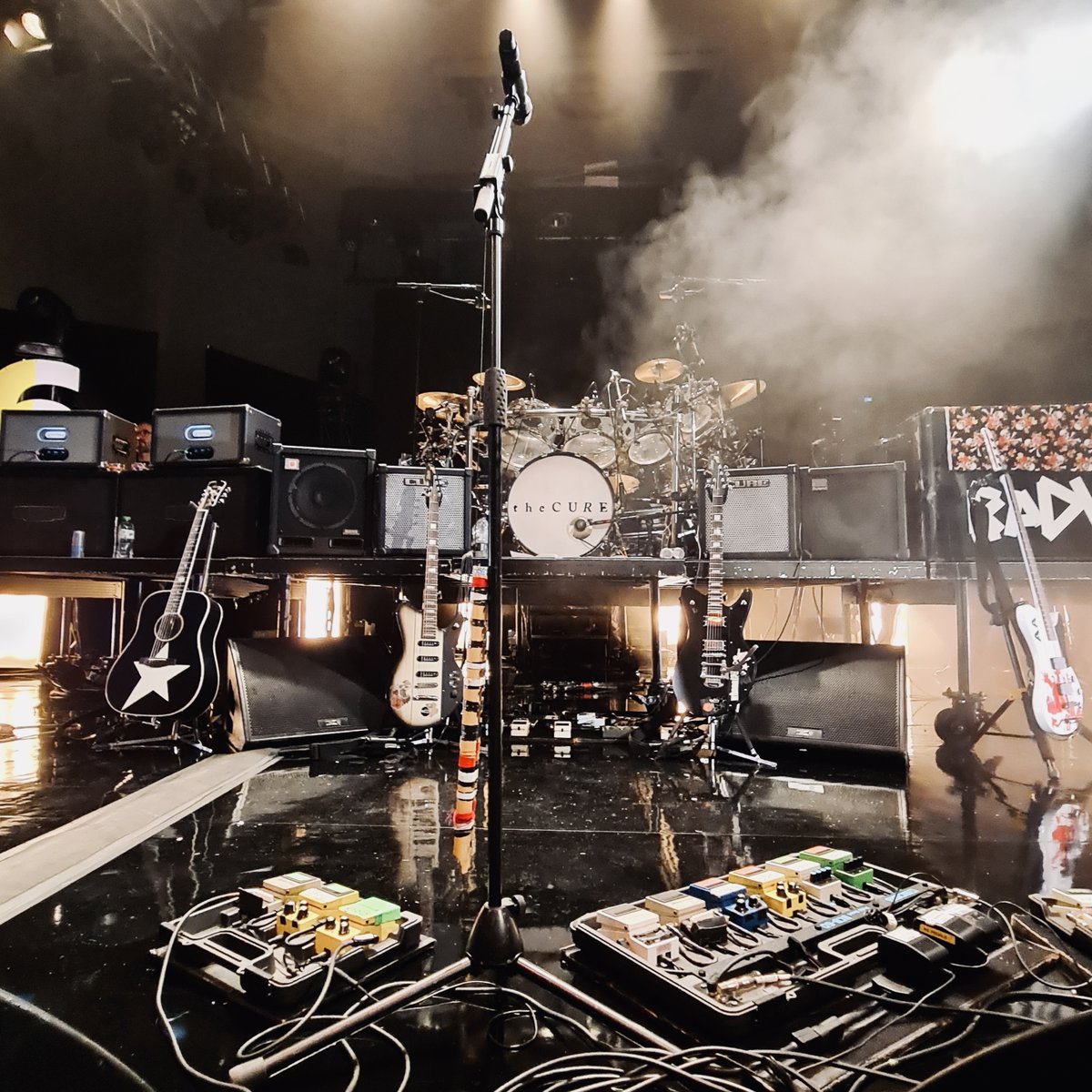 thecure's tweet image. NEXT UP...
#SONGSOFALOSTWORLD #TWODAYSTOGO
📷 Eden Gallup &amp;amp; Al Robinson
