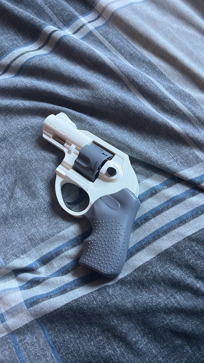 I got a fake gun so I can pretend to kill myself when I get angry at overwatch