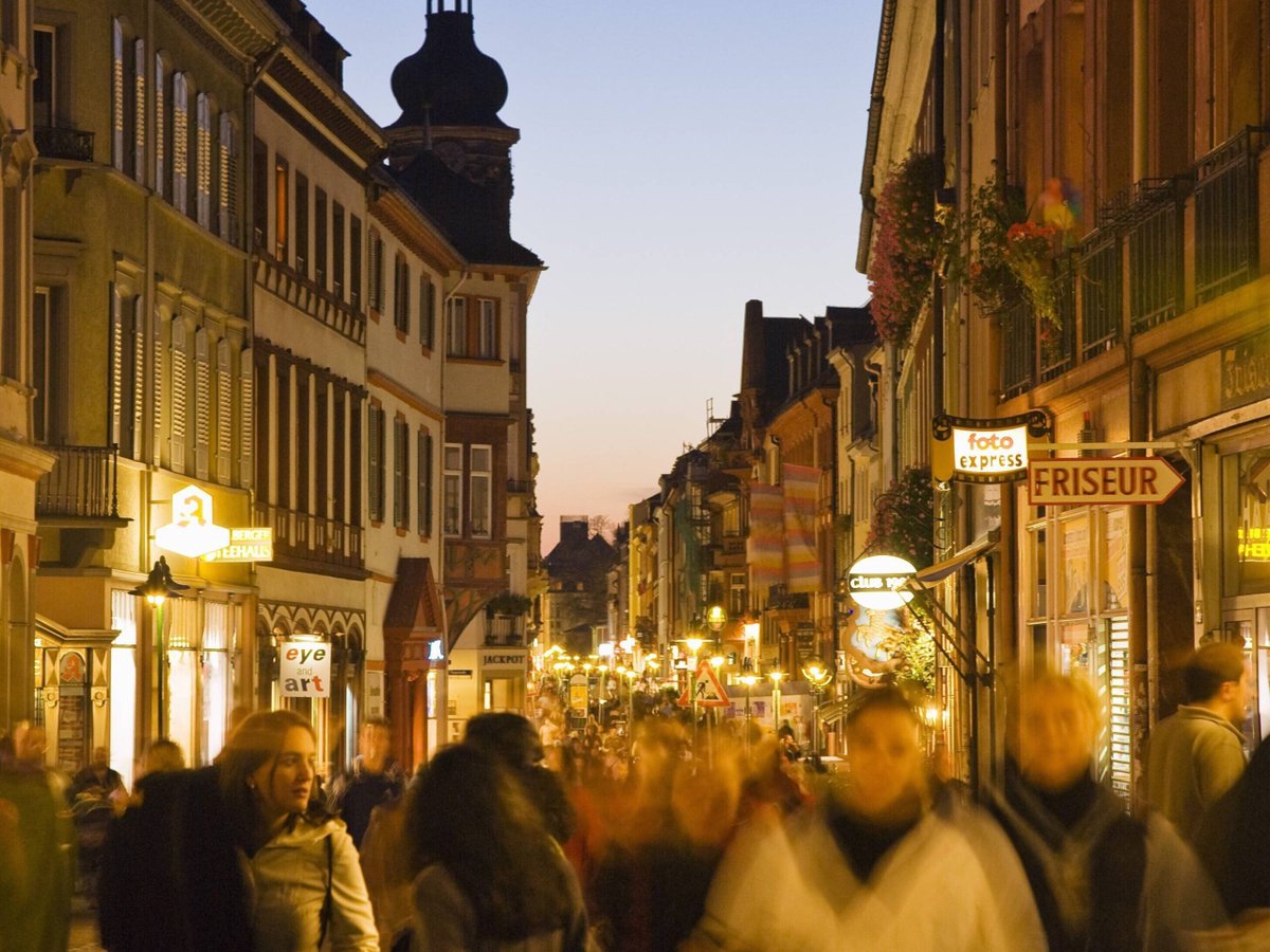 #KreisundKommune #Heidelberg Heidelberg muss Sperrzeit verlängern: Nach einem jahrelangen Prozess vor dem Verwaltungsgerichtshof Mannheim (VGH) muss sich die Stadt Heidelberg daranmachen, eine neue Sperrzeitverordnung zu schreiben. Konkrete Vorgaben für… dlvr.it/TFth1g