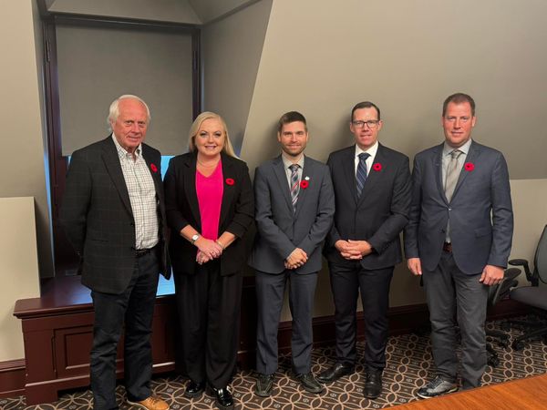 Lianne_Rood's tweet image. It was great to meet with pork producers and processors from across Canada with @JohnBarlowMP.

We discussed the current issues they face with processing capacity and the importance of building more infrastructure to support pork made in Canada.

#CanadianPork #CanadianMeat