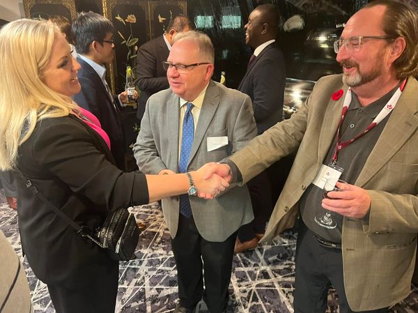 Lianne_Rood's tweet image. It was great to meet with pork producers and processors from across Canada with @JohnBarlowMP.

We discussed the current issues they face with processing capacity and the importance of building more infrastructure to support pork made in Canada.

#CanadianPork #CanadianMeat