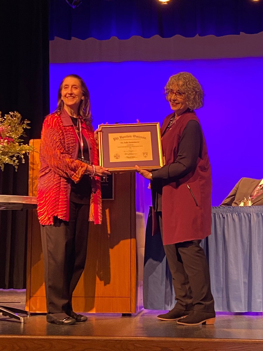 PhiUNational's tweet image. Do you know an outstanding Phi U Collegiate Chapter Advisor? If so, please submit a nomination by November 1, 2024 for the Bachtel/Holbrook Collegiate Advisor Award. You can access on line or request by email to national@phiu.org.🏆🥇 #ElevateFCS #FamilyAndConsumerSciences #phiu