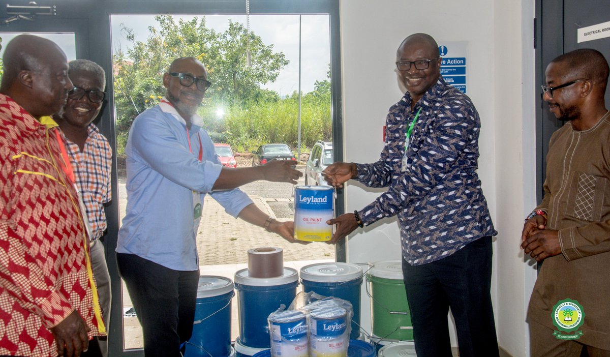 uesdgh's tweet photo. AFWEST Security, Accra has donated some buckets of paint to UESD in support of its 1st Congregation slated for November 23, 2024, Read More... https://t.co/MLH5RYqJEV
#UESD24
#HOPE24
#AFWESTUESD24 https://t.co/4ScFUNyjVC