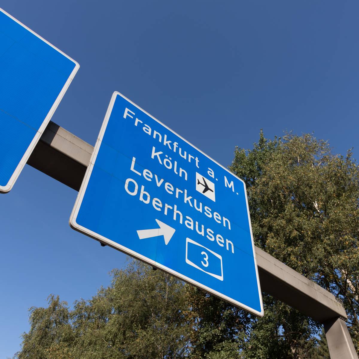 A3 Richtung Köln: Sperrung im Kreuz Leverkusen dlvr.it/TFtgxl