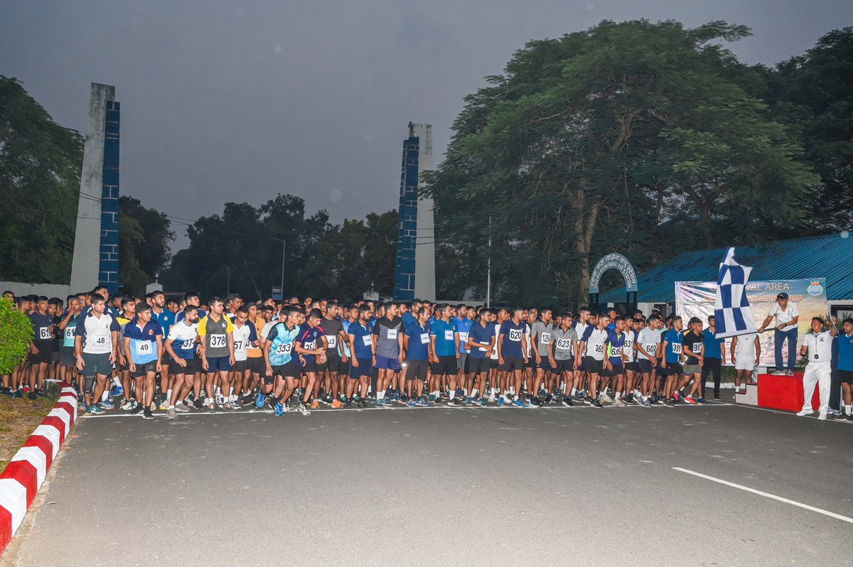 IN_GNA's tweet image. Under the aegis of #HQGNA, #INSHansa conducted 7 km long #UnityRun Championship on 30 Oct 24 to foster #competitive spirit among all establishments of #GNA.
The championship was won by Team INAS 339/INAS 300/INAS 323 &amp;amp; Medical Department of Hansa.
@indiannavy 
@IN_WNC