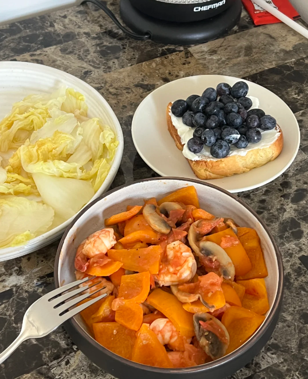 KennaANA5's tweet photo. The fat-reducing lunch of a self-disciplined girl😆 https://t.co/dcUFSSIA4f