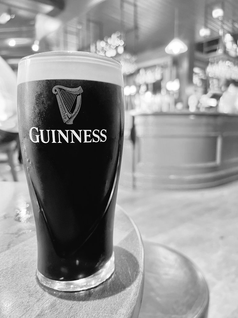 Cold, creamy Guinness. You can't beat it 👌🏻

£5.25 - The Deansgate, Manchester.