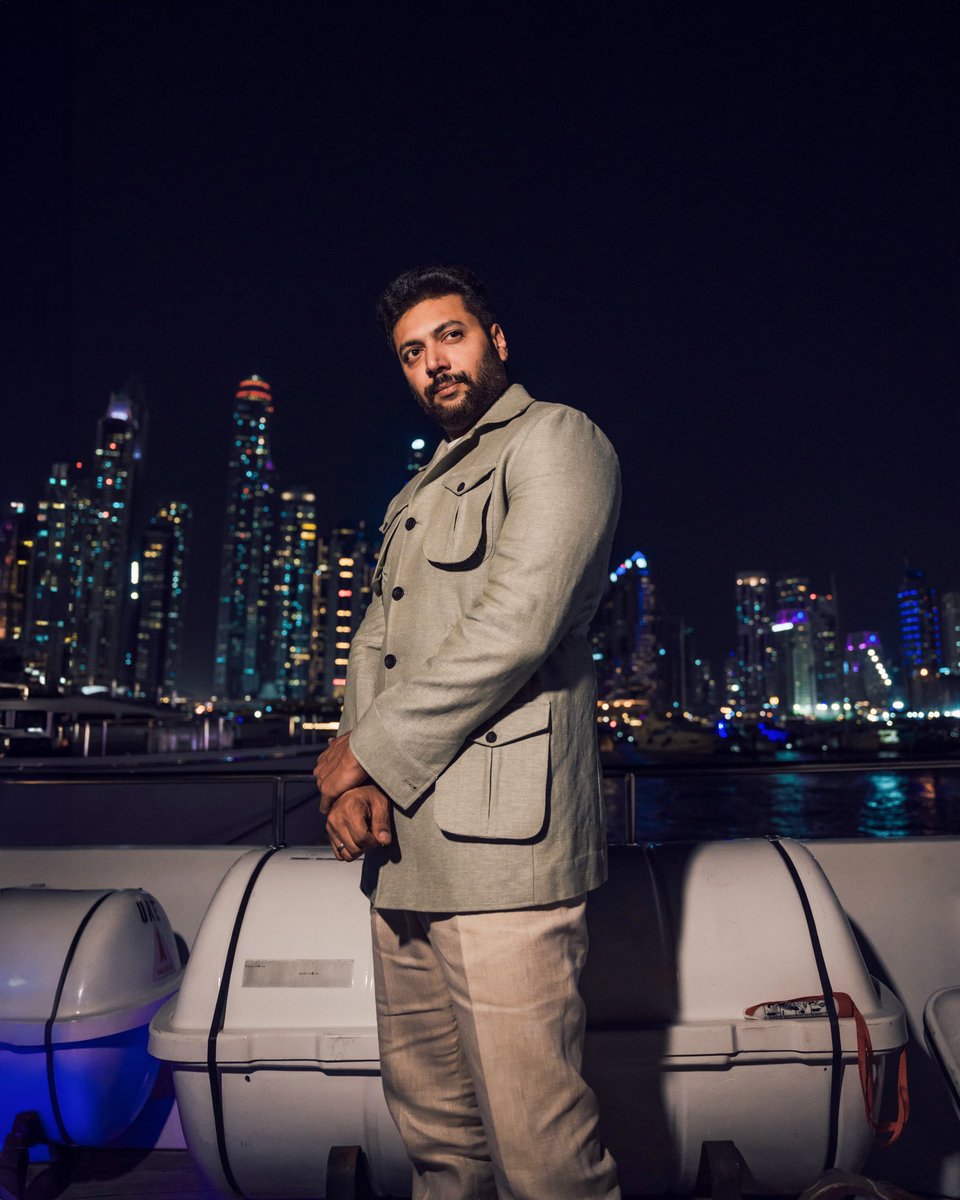 kollywoodtimes's tweet photo. Actor @actor_jayamravi with the vibrant backdrop of #Dubai during #Brother promotions ❤
#BrotherDiwali #BrotherPromotions
@proyuvraaj https://t.co/u2ypek3PKX