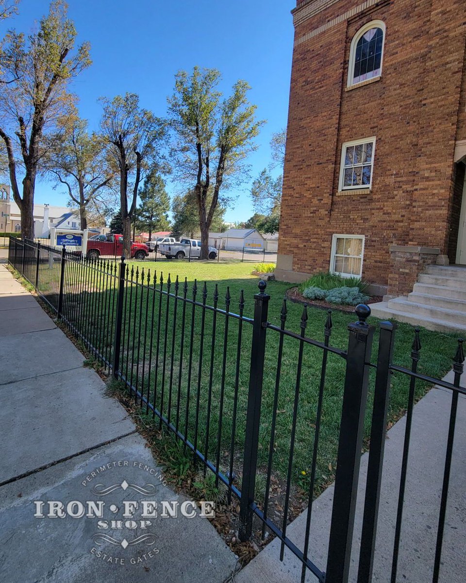 IronFenceShop's tweet photo. We believe every building deserves a touch of elegance and protection. Our beautifully crafted iron fencing not only enhances the historical character of your property but also provides security and style.
#IronFenceShop #IronFencing #HistoricPreservation #HeritageHomes https://t.co/MGFb8yTpGx