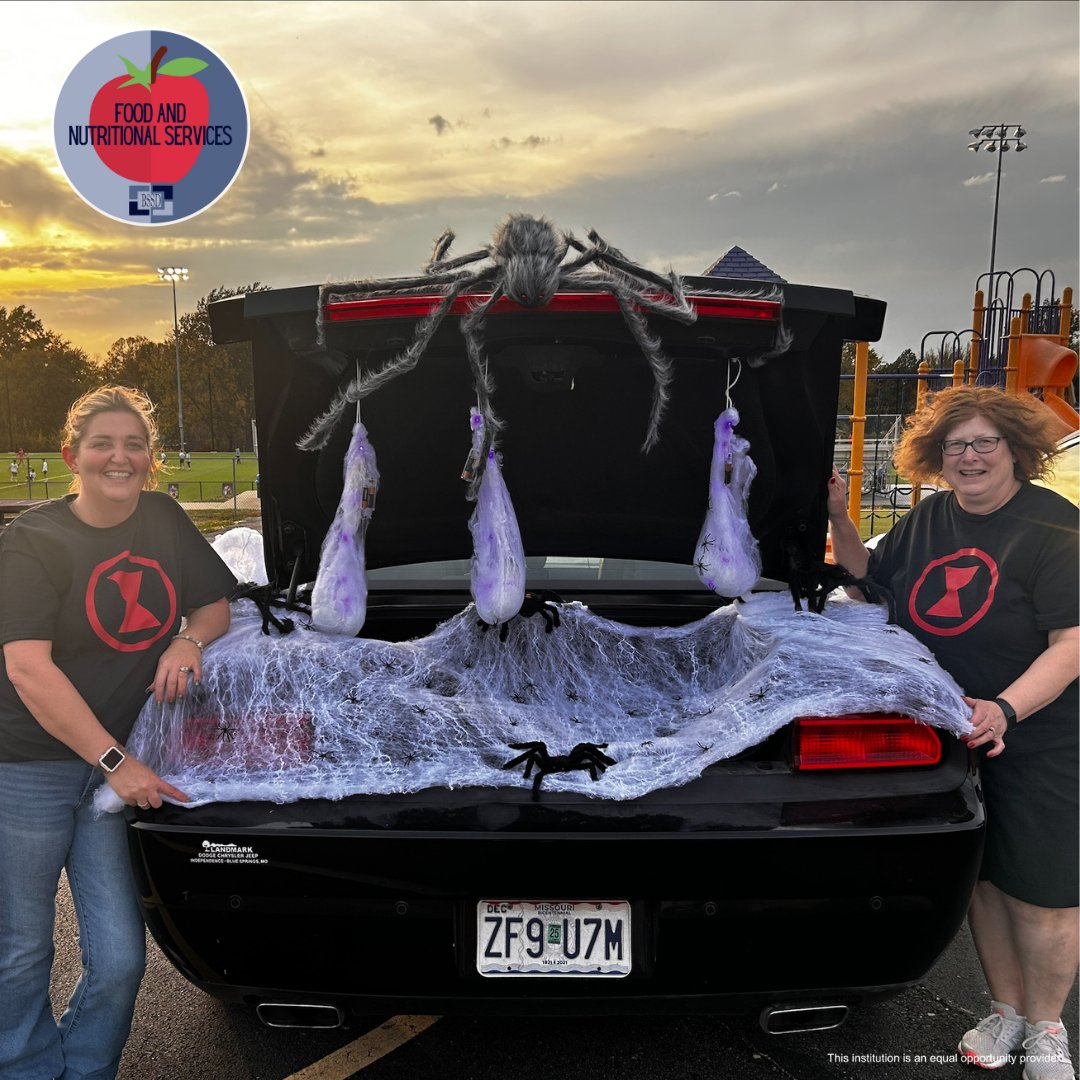 bssdschoolmeals's tweet photo. ๐ Our kitchen staff from Daniel Young Elementary and @tuebssd joined in on the fun at their buildingsโ trunk-or-treat last night! Serving smiles and Halloween spirit to our amazing school community! ๐ฌ๐ป
@BSSDnews #WeAreBSSD #BluespringsMO #Bluespringsmissouri https://t.co/cGV3GkeL7D