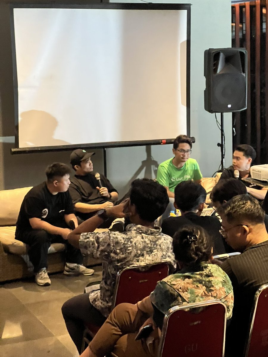 Eko Mamahit tweet media