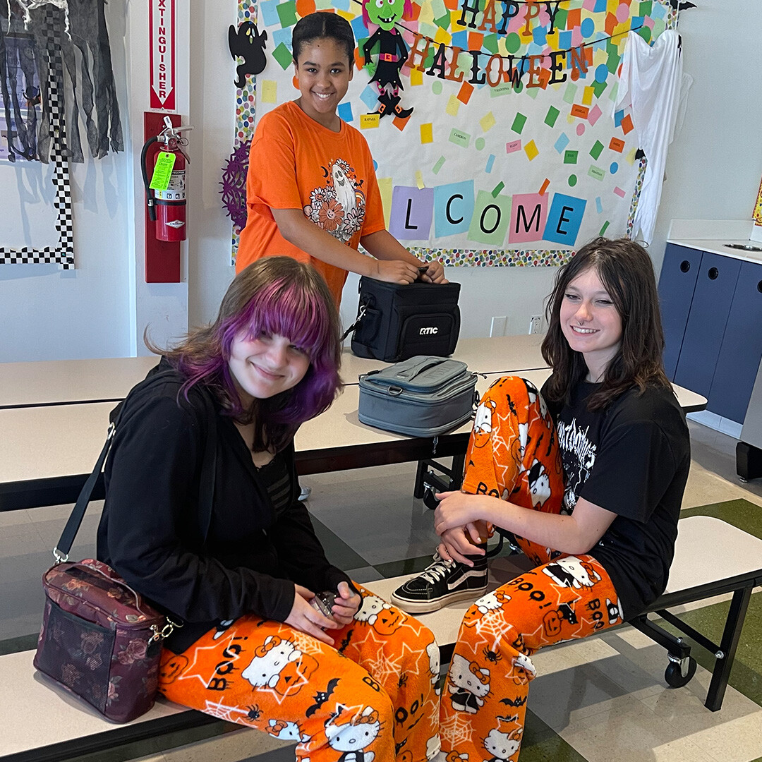 tenneyschool's tweet photo. Tenney School is buzzing with Halloween spirit this week! 🎃👻 From festive costumes to themed activities, we're celebrating in style!
#Tenney #Halloween #SpiritWeek #PowerOfOne https://t.co/cRERKHQGxQ