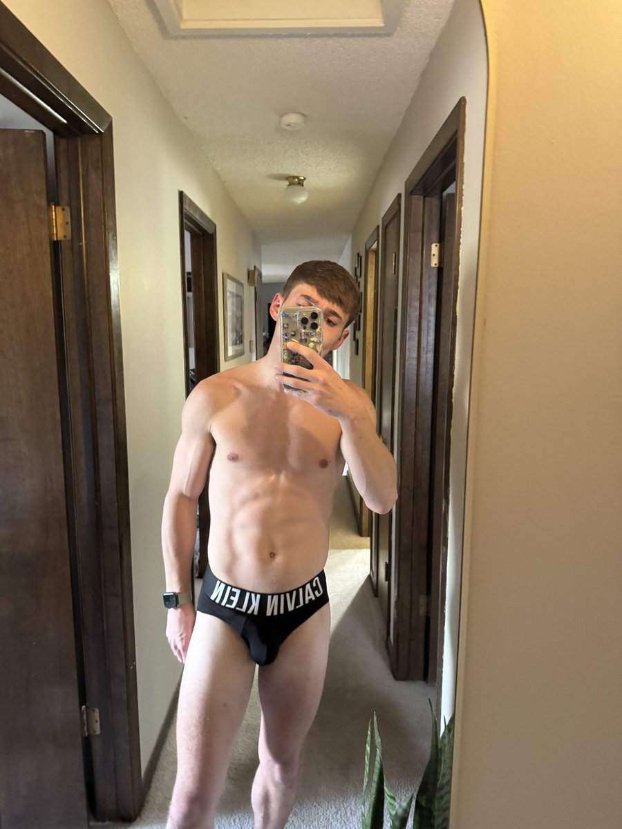 ItsKDbb's tweet photo. Where’s those big dicks at? 🤤🤤🤤 https://t.co/Lkj13kNYLS