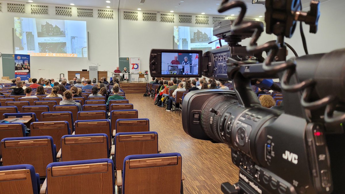 Heute eine Aufzeichnung für die  Arbeitsstelle Holocaustliteratur der <a href="/jlugiessen/">Universität Gießen</a> #jlugiessen #hrz #videoproduktion