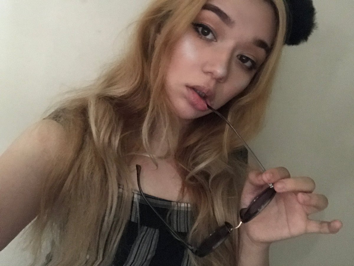 unifaerie's tweet image. #promotwt looking for mutuals ⭑.ᐟ 

─ .✦  25, she/they
─ .✦  pokémon, league of legends, tft, roblox, minecraft, wanting to try fps!!
─ .✦ jjk, naruto, aot, death note, frieren, etc.

↻ / ♡ to be mutuals !!

#anitwt #leaguetwt #cosplayer #pokemontwt #egirl #minecrafttwt