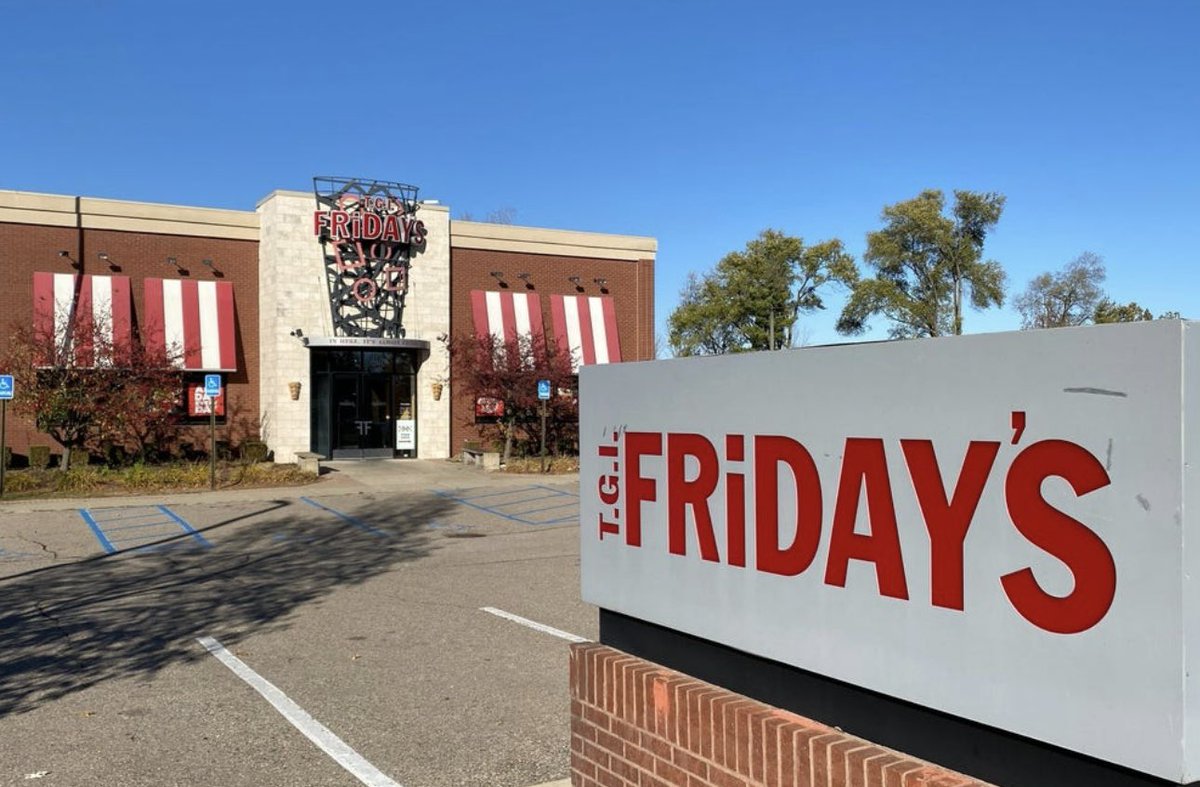 DallasTexasTV's tweet photo. Dallas-based TGI Fridays closes 50 restaurants in the US, the chain is reportedly preparing to file for bankruptcy https://t.co/nssSXK1Yu1