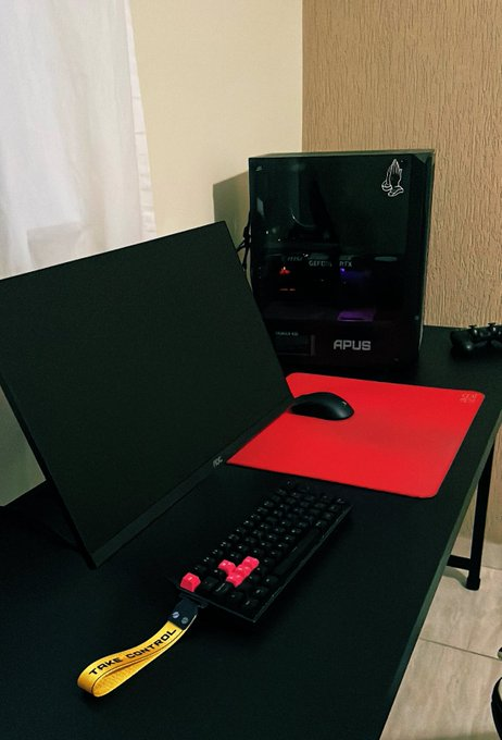 PROGamingSetups's tweet photo. Setup @MuSousa1 ☂️ https://t.co/jLnuyFmuOT