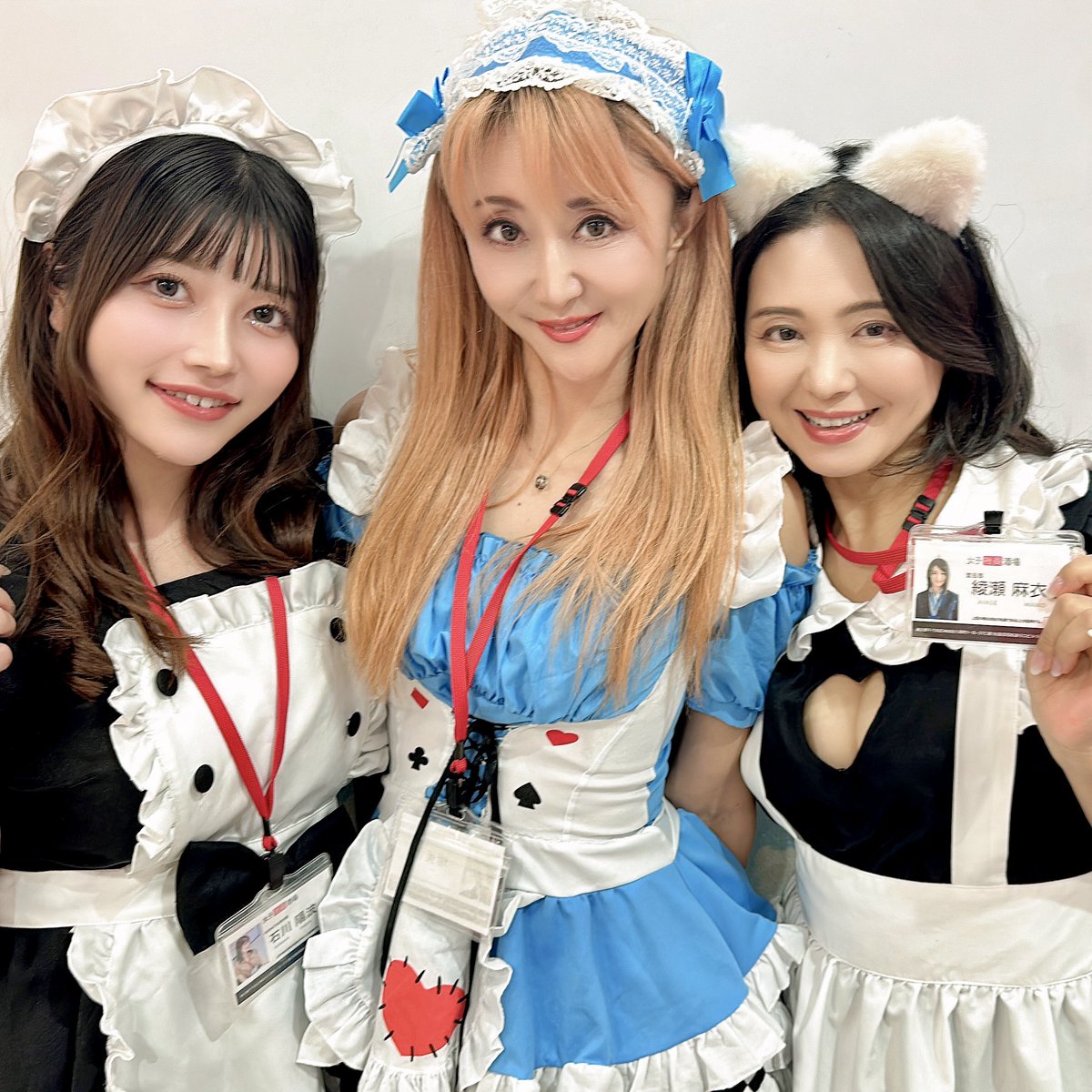 綾瀬麻衣子💋 (@maiko_ayase) on Twitter photo #綾瀬麻衣子のSOD業務委託日誌
10/30(水)女子社員酒場出勤❤️
今日はたくさん筆おろしさせてもらったよ🍾💨
会いに来てくれた皆様❤️
お話してくれた皆様❤️
シャンパン、プレドリ、プレフード、スナック、チェキ、プレゼント🎁ありがとうございました!!
陽波ちゃん <a href="/hinami_ishikawa/">石川陽波💋ひなみん💋Hinami Ishikawa</a>
瑠美ちゃん #綾瀬麻衣子のSOD業務委託日誌
10/30(水)女子社員酒場出勤❤️
今日はたくさん筆おろしさせてもらったよ🍾💨
会いに来てくれた皆様❤️
お話してくれた皆様❤️
シャンパン、プレドリ、プレフード、スナック、チェキ、プレゼント🎁ありがとうございました!!
陽波ちゃん <a href="/hinami_ishikawa/">石川陽波💋ひなみん💋Hinami Ishikawa</a>
瑠美ちゃん