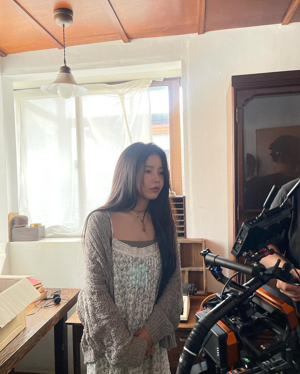 yongmogu's tweet photo. .
solarkeem IG

First Love😘

📸https://t.co/ABZWW5tv07😍

Solar Gamsung Part.8
🎞️https://t.co/tG7qTzTChC

#First_Love #솔라감성
#Solar_FirstLoveSOLAR
#FirstLove_OUTNOW

#SOLAR #솔라 #김용선
#มามามู #โซลาร์ #ママム #ソラ
#媽媽木 #頌樂 #金容仙 #KPop
#MAMAMOO #마마무 @RBW_MAMAMOO https://t.co/FT7ws1dgvN