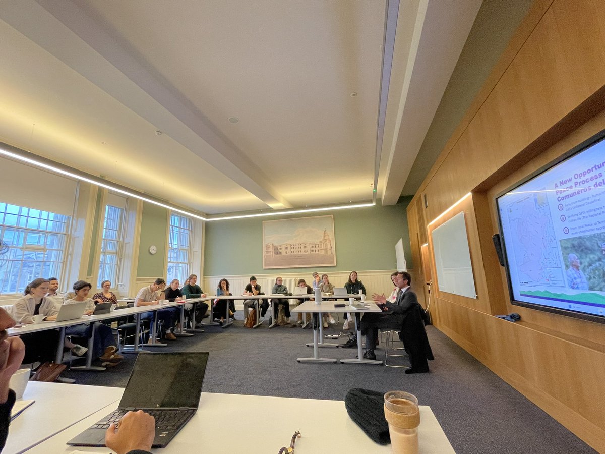 In <a href="/Peace_Rep_/">PeaceRep</a> hearing @AndGomezSuarez present advances of the peace negotiations with guerrilla group Comuneros del Sur in Colombia, a new model of local peace co-construction in Nariño