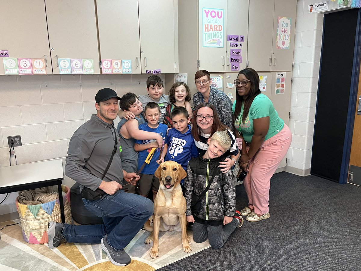 PC_ElSchool's tweet photo. A fun morning with a visit from Tracker, a therapy dog who was the goodest good boy 🐶 ❤️It was a great way to start the day! #AlwaysLakeOrion https://t.co/bbTiQj8dMc