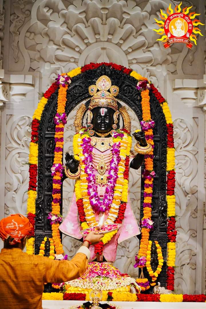 DhirendraSing97's tweet photo. भव्य-दिव्य दीपोत्सव-2024
अयोध्या धाम, जय श्री राम 
#सबका_उत्सव_अयोध्या_दीपोत्सव https://t.co/c9qpAeAHkc
