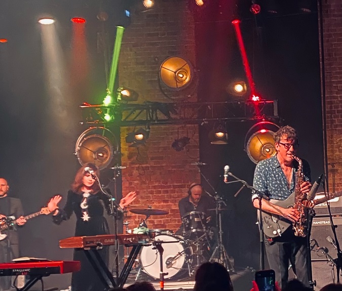 sicmagazine.net/17592/the-waev…

Our Gavin checked out The Waeve which is the current project of Blurs Graham Coxon. As you'll see, Gav reckons they're more than worthy in their own right. <a href="/The_Waeve/">The WAEVE</a> <a href="/grahamcoxon/">graham coxon</a> Cheers for going the extra (air)mile for this Gavin.