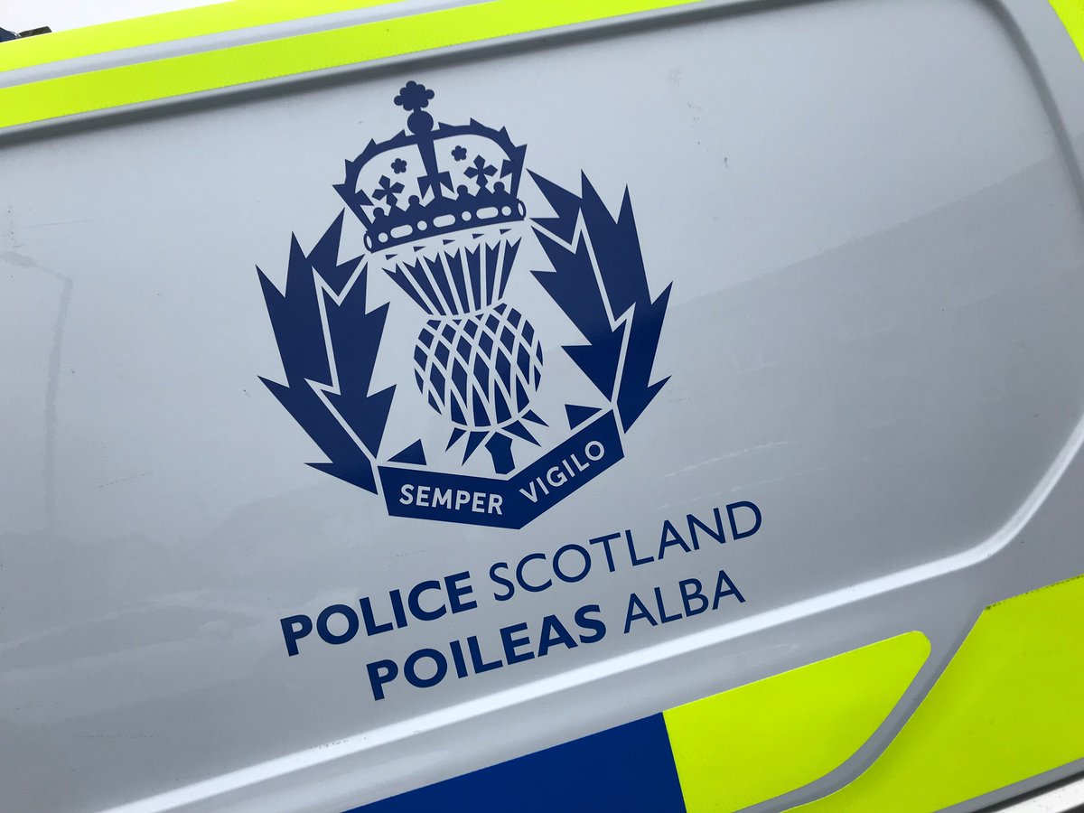 ScotsPolFed's tweet image. "Chief Constable... I write to advise you that with effect from 5pm on Friday 1st of November all members will be withdrawing all goodwill in respect of policing. This will include actions to safeguard our members health and safety." spf.org.uk/jcc-circular-1… #PoliceOfficerPay