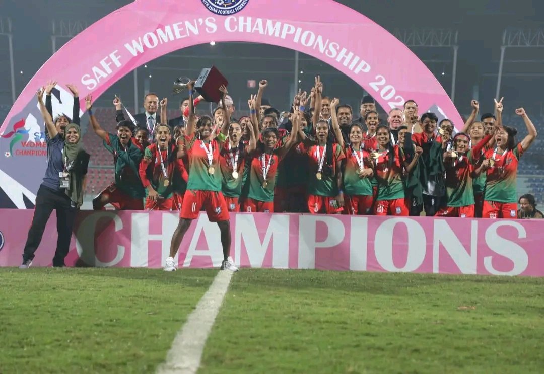SMsumon963's tweet photo. Congratulations!  Tigresses of Bengal 
 History in Nepal... two in a row... Safe champion Bangladesh 🇧🇩 https://t.co/e07z8D8aKh