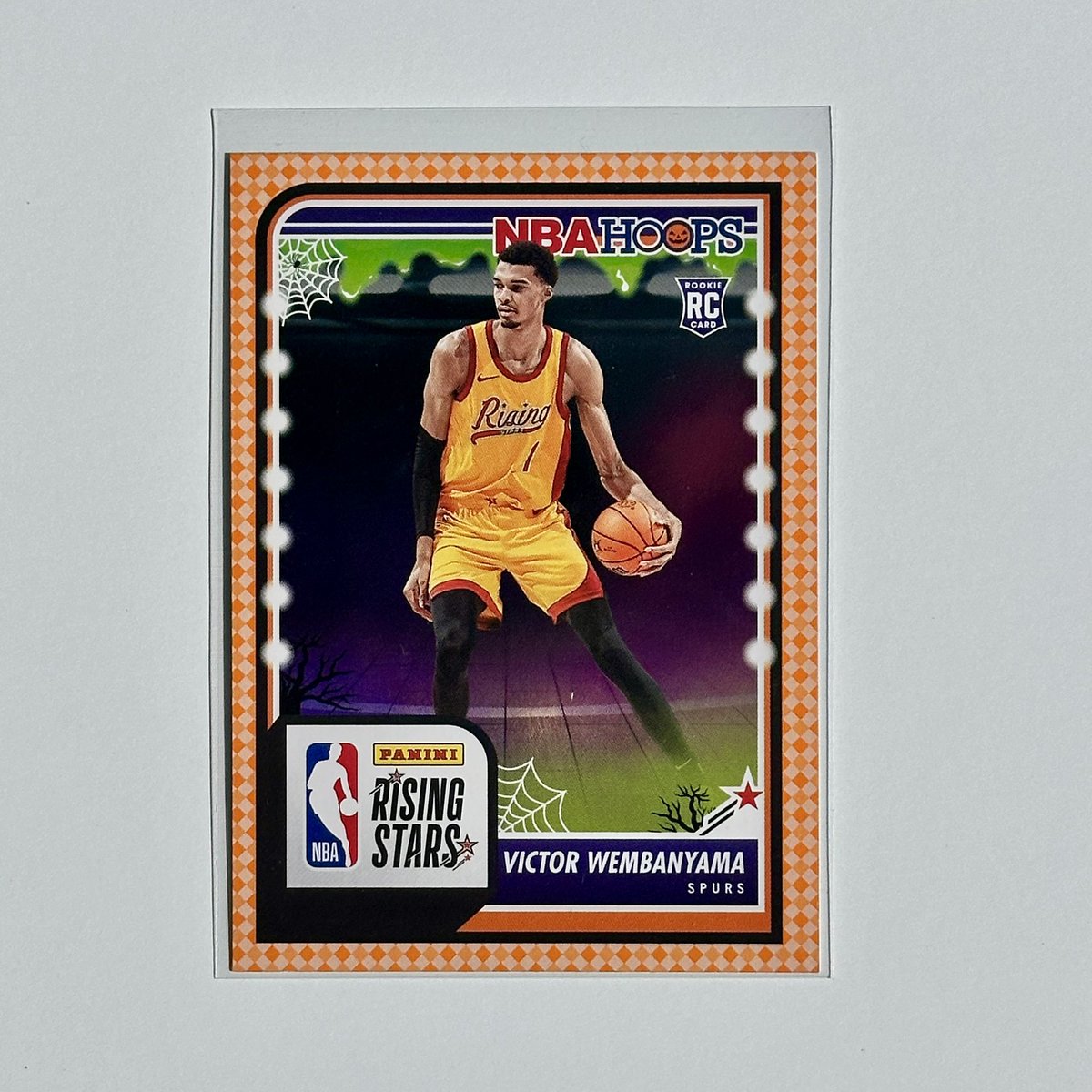 ComicsandCrypto's tweet photo. 🚨BONUS HALLOWEEN GIVEAWAY🚨

We’re giving away this 2023-24 NBA Hoops Victor Wembanyama Haunted Hoops Orange Parallel Rookie Card! 🎃

To Enter: 

1)   Like & Retweet 
2)  Follow @ComicsandCrypto 

*Bonus entry if you tag a friend in the comments! 

Giveaway is open WORLD WIDE! Best of luck! ☘️👻