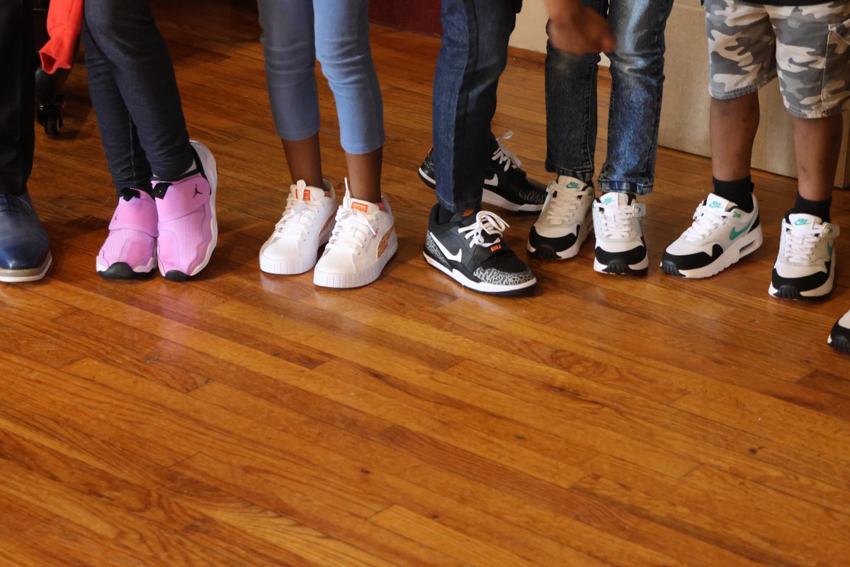 👟Happy Feet 2024 was a blast!🧦
More than 90 students from across the district received shoes and a pair of socks thanks to the Rotary Club of Orangeburg, Hibbett Sports and the Tiffany Grant Foundation!