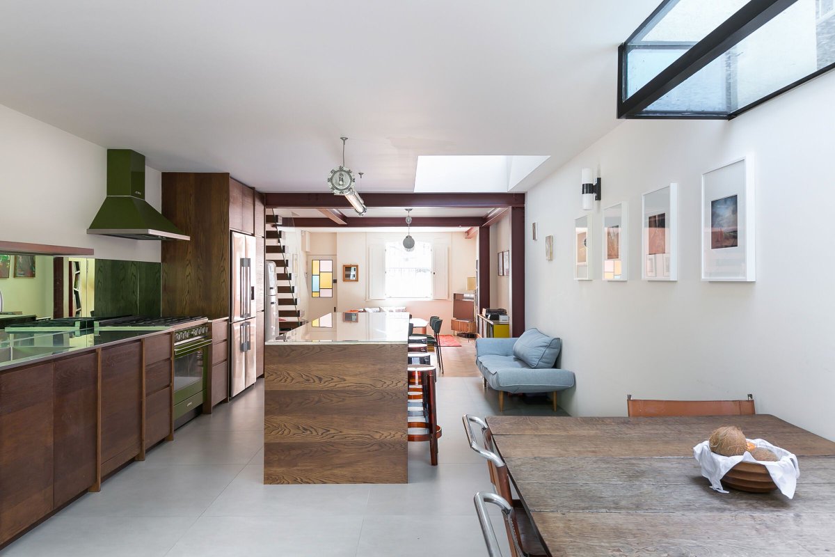 Archello's tweet image. William Tozer Associates’ (@WTAD) Canal House extension enhances canal views with planned apertures and Scarpa-inspired rooflights. 
buff.ly/3AvybuF

#ArchitecturalDetails #ModernExtension #InspiredByScarpa