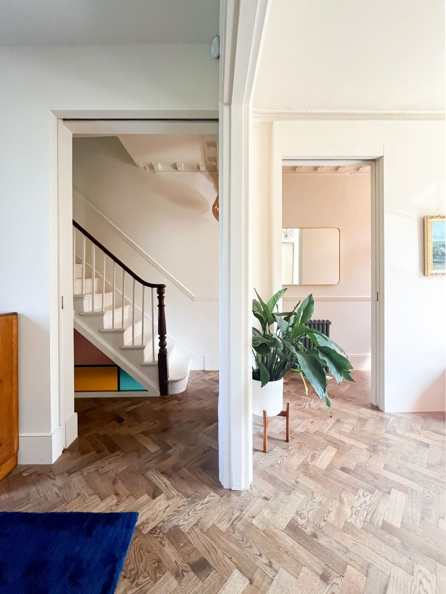 Archello's tweet image. William Tozer Associates’ (@WTAD) Canal House extension enhances canal views with planned apertures and Scarpa-inspired rooflights. 
buff.ly/3AvybuF

#ArchitecturalDetails #ModernExtension #InspiredByScarpa