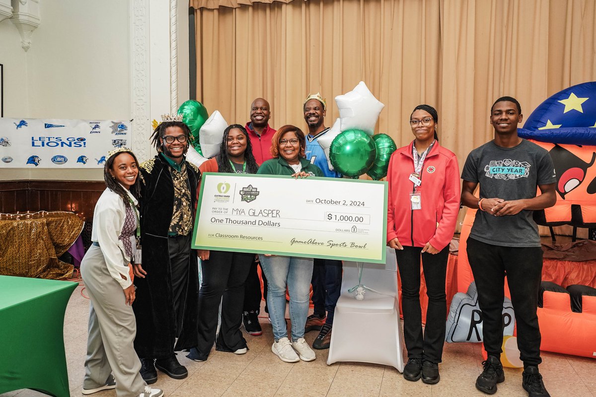 In continuing our support of teachers, we celebrated the Big Day for Teachers by surprising Ms. Glasper, a 1st grade teacher at Noble Elementary-Middle School, with a $1,000 DonorChoose gift card from the College Football Playoff Foundation and Extra Yard for Teachers.

Thank