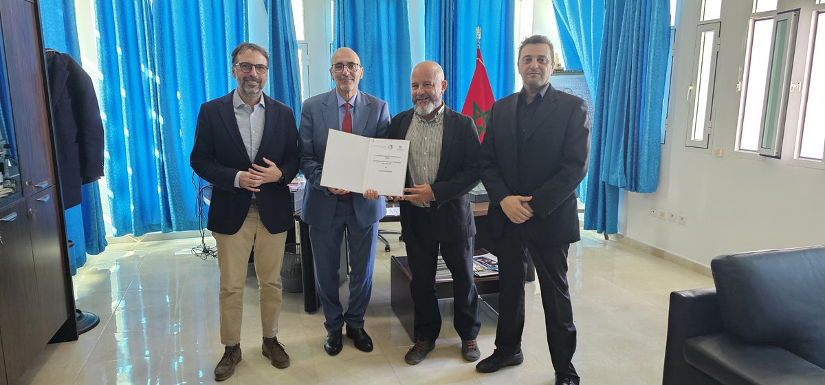 📢 ¡Nueva colaboración en Marruecos!
#ConsideraMaroc ha firmado un convenio marco de cooperación con la Facultad de Ciencias y Técnicas de Al-Hoceima de <a href="/UAEofficiel/">Université Abdelmalek Essaadi Officiel</a>. Esta alianza refuerza nuestro compromiso con el desarrollo local en el ámbito de sostenibilidad y emprendimiento.