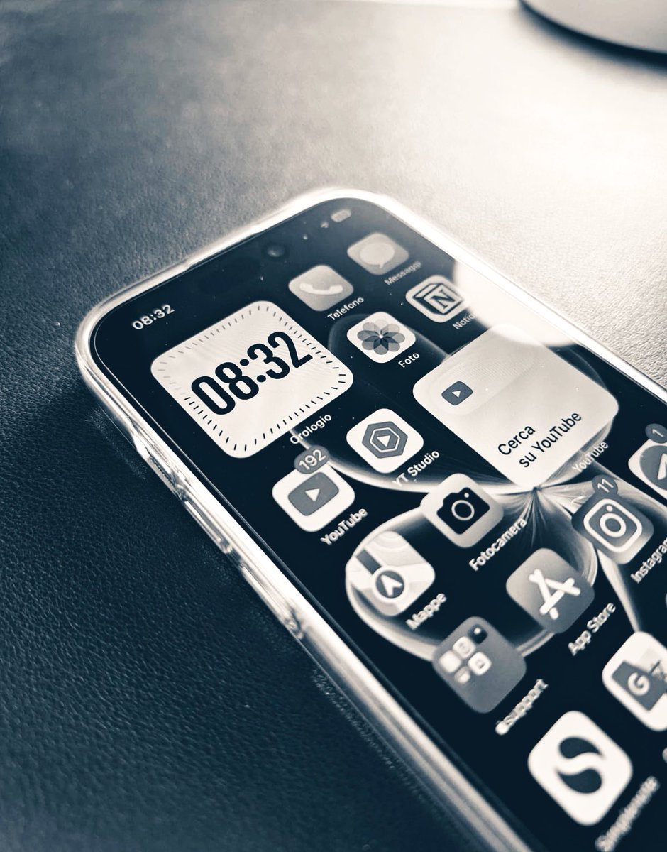 iAndreTech's tweet image. Voi che team siete iPhone Pro o iPhone base?
Io iPhone pro
.
.
#iPhone