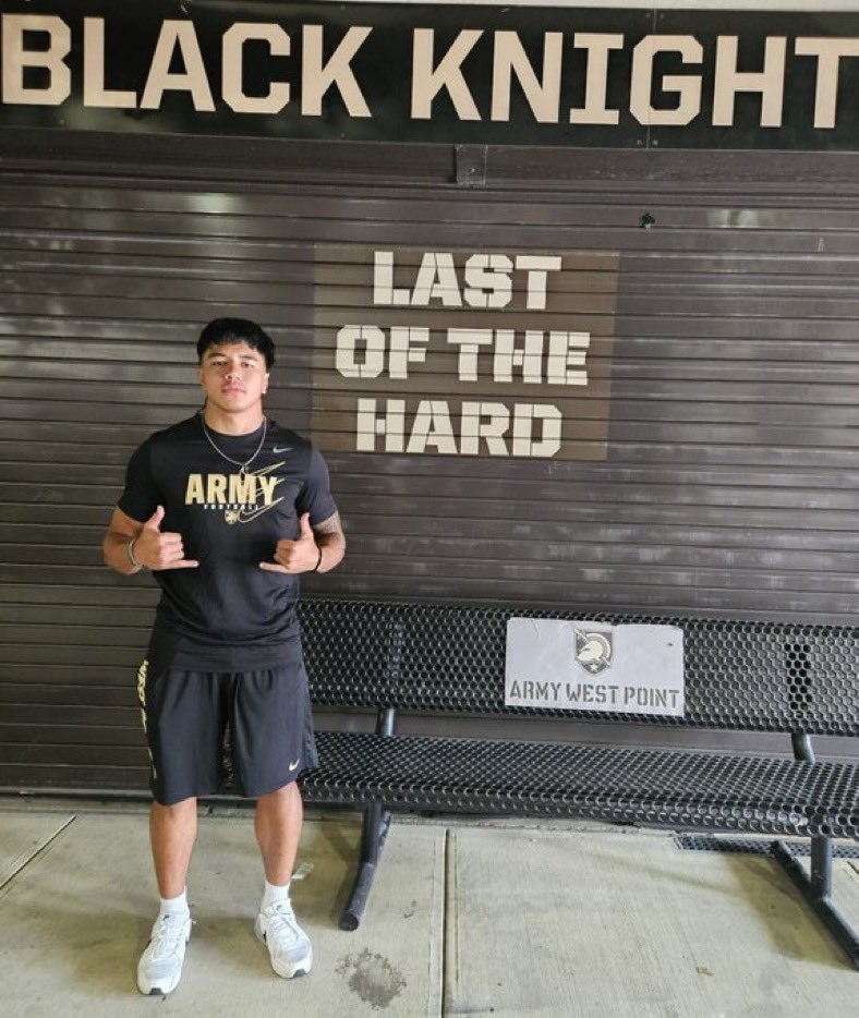 COMMITMENT TRACKER: Timpview (Utah) RB Chevas Gregory has joined #ArmyFootball 2025 class

Gregory’s decision came down to Army and Air Force

“The culture difference is what stood out the most…The culture over there is somewhere I can definitely see myself fitting into.”