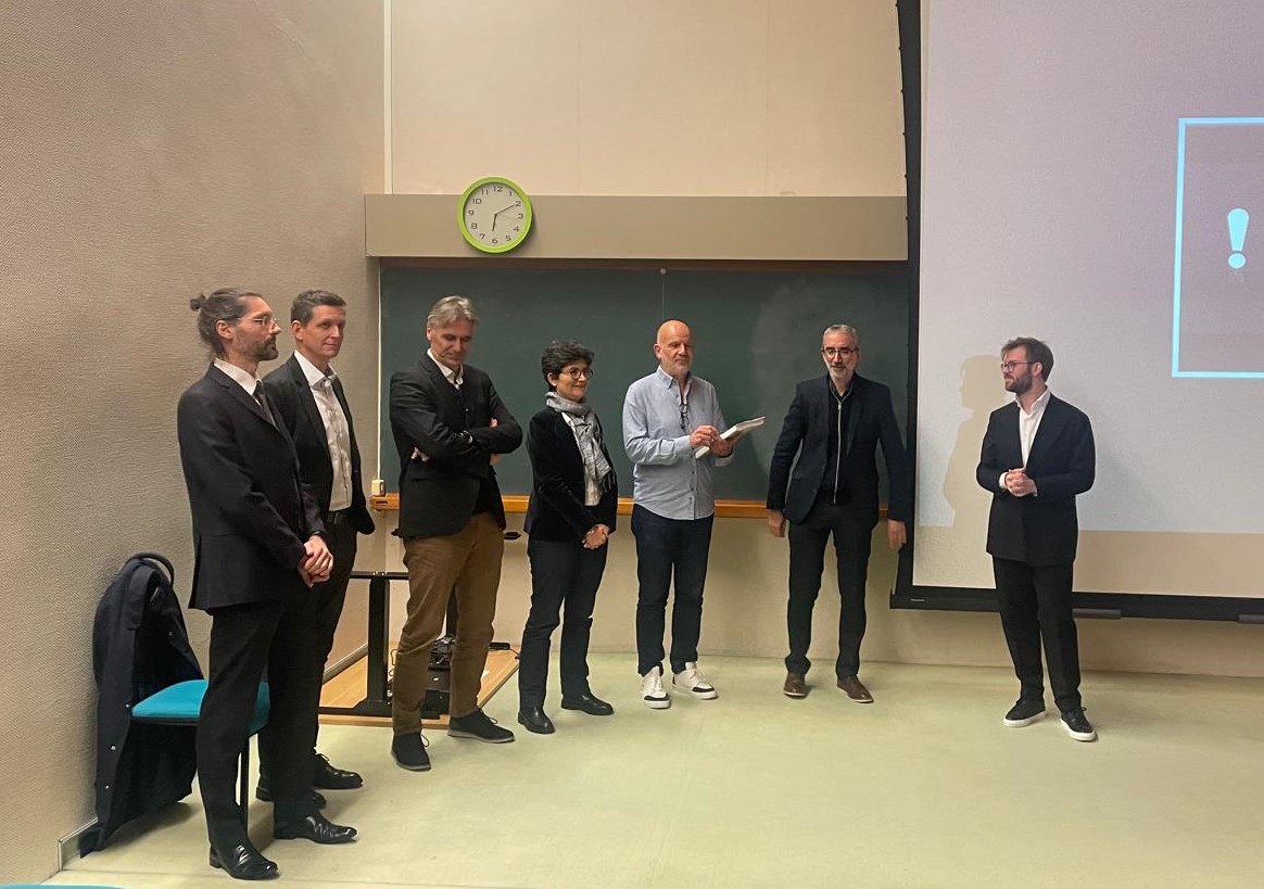 LMCTaran (@taranlmc) on Twitter photo Congratulations to <a href="/MalandainAugus1/">Augustin Malandain</a> for his PhD defense!👏🎉🥂 Very proud of your work on isotope labeling #carbon14 ! <a href="/CEAParisSaclay/">CEA Paris-Saclay</a> <a href="/UnivParisSaclay/">Université Paris-Saclay</a> <a href="/CEA_Joliot/">CEAJoliot</a>
Thanks to the jury <a href="/GrimaudLaurence/">Laurence Grimaud</a> <a href="/Blanchard_Lab/">Nicolas Blanchard</a>, Philippe Dauban, David Virieux for the outstanding discussion🙏 Congratulations to <a href="/MalandainAugus1/">Augustin Malandain</a> for his PhD defense!👏🎉🥂 Very proud of your work on isotope labeling #carbon14 ! <a href="/CEAParisSaclay/">CEA Paris-Saclay</a> <a href="/UnivParisSaclay/">Université Paris-Saclay</a> <a href="/CEA_Joliot/">CEAJoliot</a>
Thanks to the jury <a href="/GrimaudLaurence/">Laurence Grimaud</a> <a href="/Blanchard_Lab/">Nicolas Blanchard</a>, Philippe Dauban, David Virieux for the outstanding discussion🙏