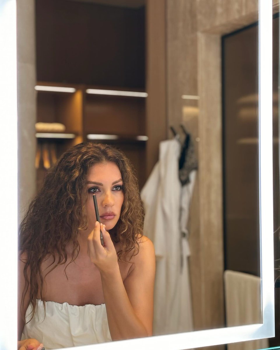 burcufan22's tweet photo. Beni herşey Esrayı hatırlatıyor 🥹🤍
@burcu_ozberk #BurcuÖzberk #burcuoezberk #AskMantıkİntikam #EsZan https://t.co/4dplPCv9tn