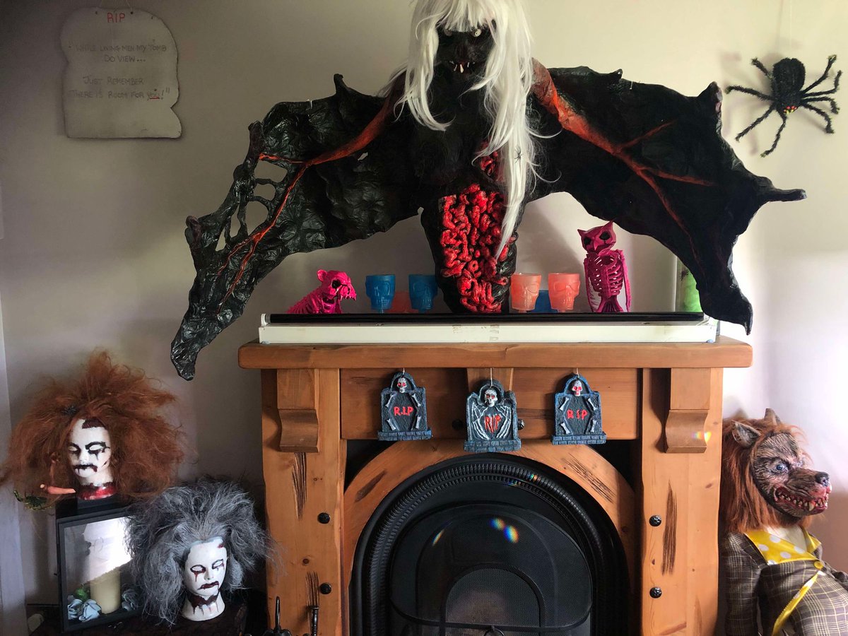 ColinD_NUFC's tweet image. 👻 🎃👻 🎃 I am obsessed with Halloween 🤪  Hundreds of kids and teens call to see my haunted house which all lights up at night 👻 🎃👻 🎃 👻 🎃👻 🎃 I make most of the props myself like these ones  🎃👻#TECKNET #Halloween #Giveaway 🕸 #gamedev #GamblingX #partygames @cjfg1985
