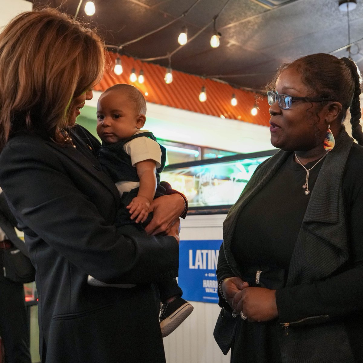 KamalaHarris's tweet photo. Pennsylvania, you hold the key to this election. Let’s unlock the next great chapter of our American story—together. 

https://t.co/VbrfuqVy9P https://t.co/E6qvTK2sIL