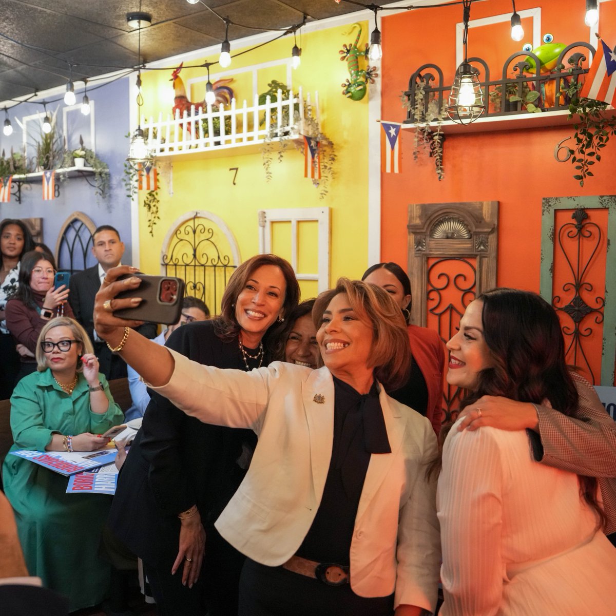 KamalaHarris's tweet photo. Pennsylvania, you hold the key to this election. Let’s unlock the next great chapter of our American story—together. 

https://t.co/VbrfuqVy9P https://t.co/E6qvTK2sIL