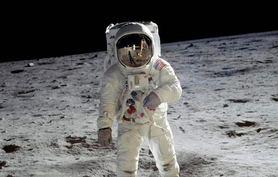 Buzz Aldrin, Apollo 11 astronaut and second man to walk on the moon, has endorsed Donald Trump. 🇺🇸