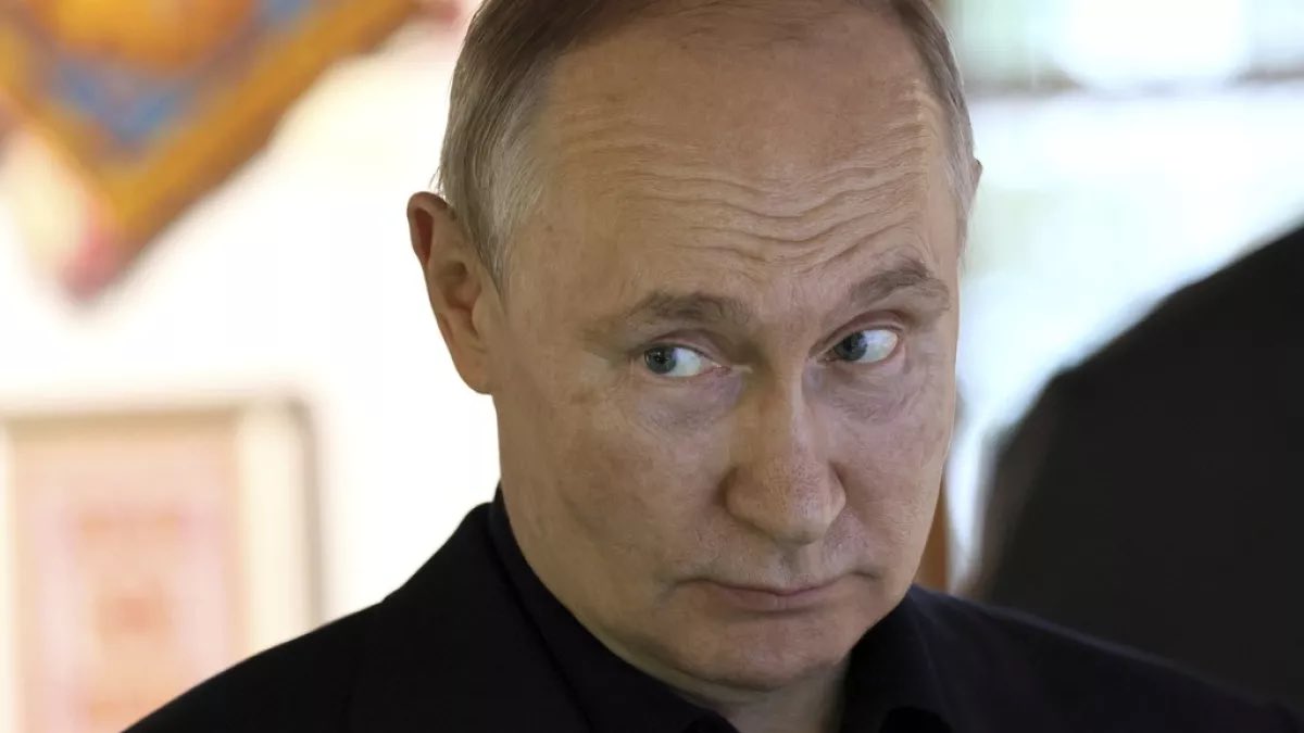 PopCrave's tweet image. A Russian court has fined Google $20,000,000,000,000,000,000,000,000,000,000,000 for blocking their content.